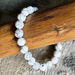 Howlite Stretch Healing Gemstone Bracelet. 6.8”-7.2”